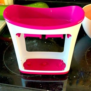 Infantino squeeze pouch station